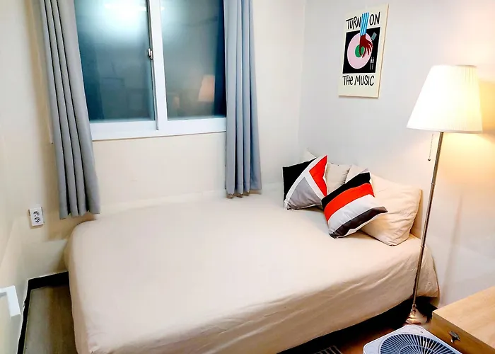 Coex Hub Base, New Cozy House Appartamento Seul